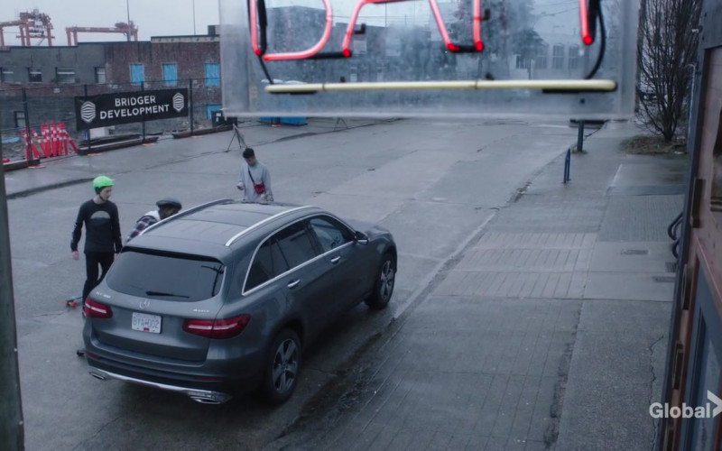 Mercedes-Benz GLC-Class Car in Family Law S01E01 Sins of the Fathers (1)