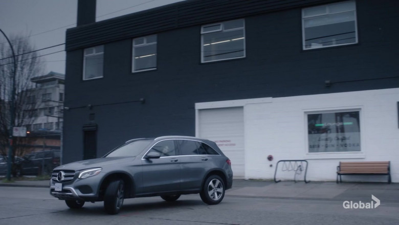 Mercedes-Benz GLC-Class Car in Family Law S01E01 Sins of the Fathers (2)