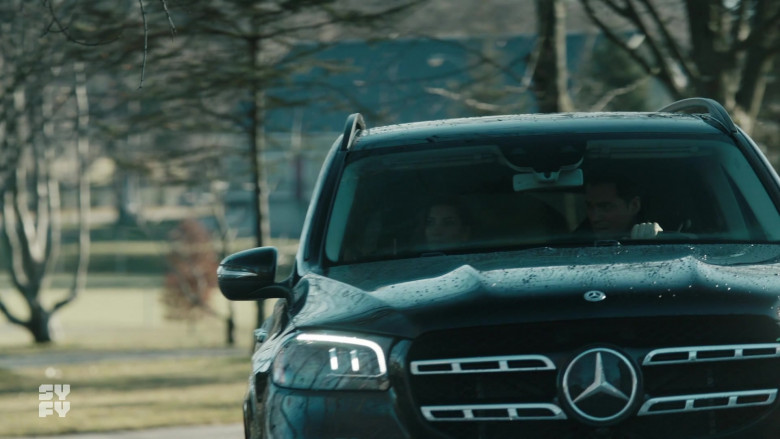 Mercedes-Benz GLS Car Driven by Actor Tim Rozon as Luke Roman in SurrealEstate S01E09 White Wedding (2021)