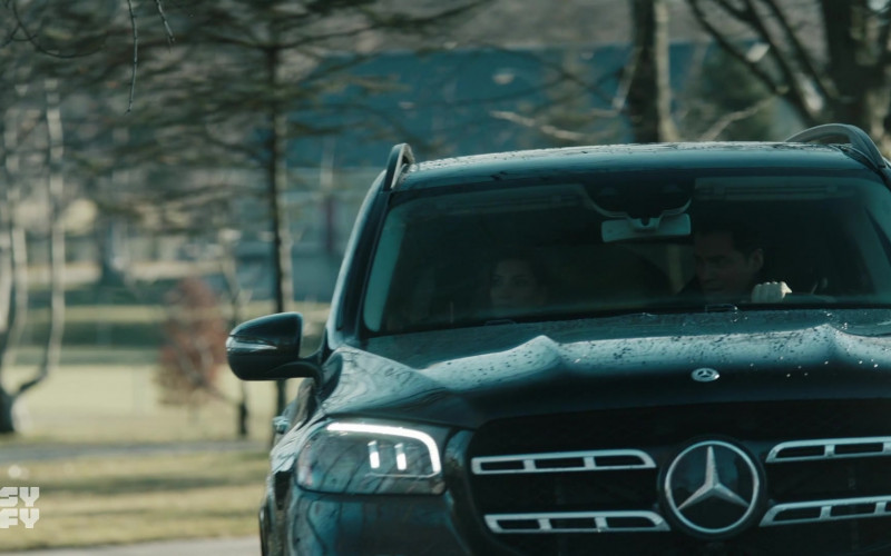 Mercedes-Benz GLS Car Driven by Actor Tim Rozon as Luke Roman in SurrealEstate S01E09 White Wedding (2021)