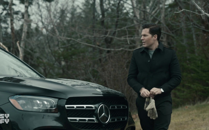 Mercedes-Benz GLS Car of Tim Rozon as Luke Roman in SurrealEstate Season 1 Episode 8 (3)