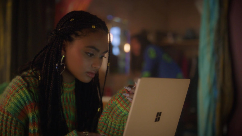 Microsoft Surface Laptop in Grown-ish S04E09 You Beat Me to the Punch (1)