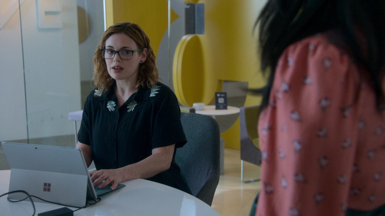 Microsoft Surface Tablets Used by Actresses in Good Trouble S03E19 Closing Arguments (2)