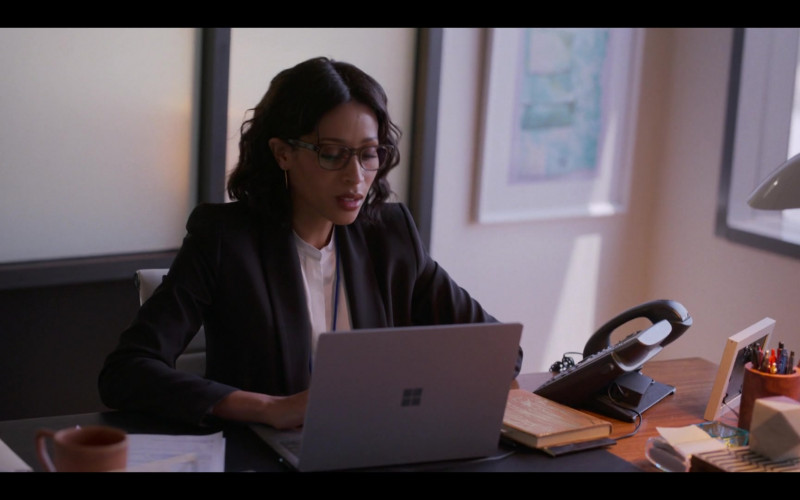 Microsoft Surface Laptops in The L Word Generation Q S02E08 (1)