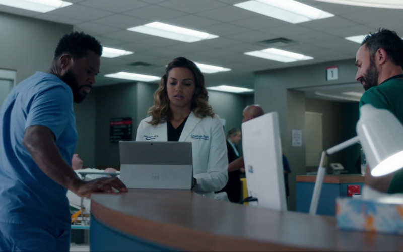 Microsoft Surface Tablet in The Resident S05E02 No Good Deed (2021)