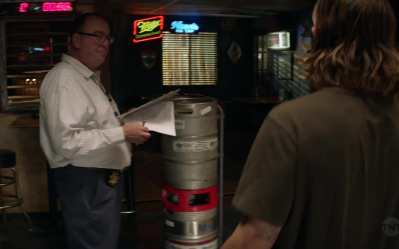 Miller Genuine Draft and Hamm’s On Tap Beer Signs in Animal Kingdom S05E10 Relentless (2021)