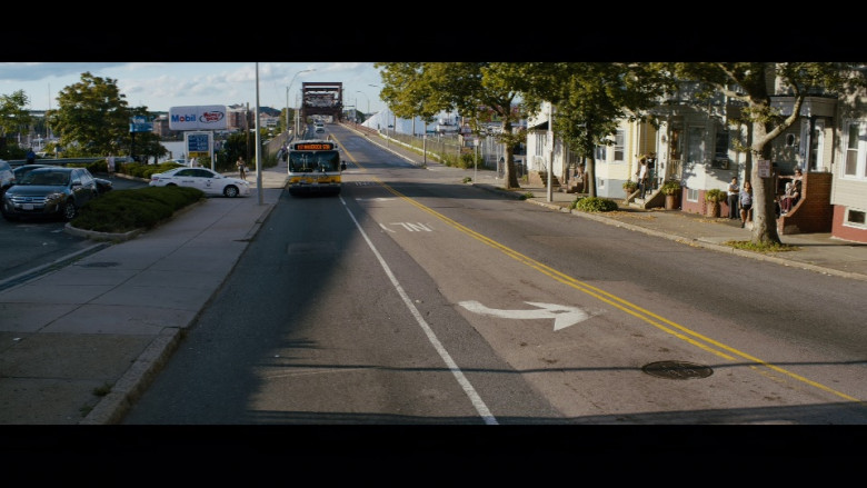 Mobil in The Equalizer (2014)