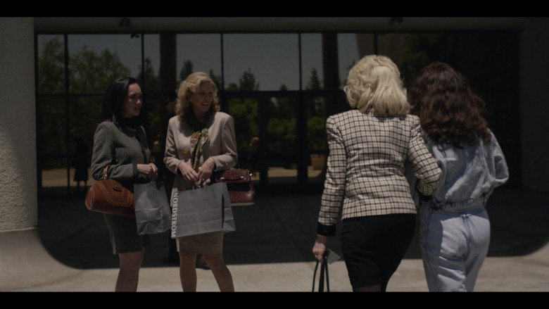 Nordstrom Shopping Bag Held by Actress in American Crime Story S03E02 (1)