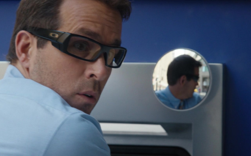 Oakley Gascan Sunglasses of Ryan Reynolds as Guy in Free Guy Movie (3)