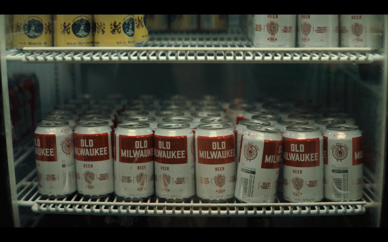 Old Milwaukee Beer Cans in Midnight Mass S01E04 Book IV Lamentations (2021)