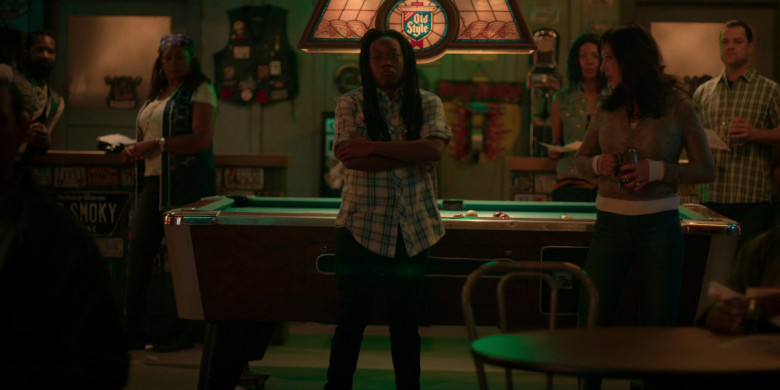 Old Style Beer Pool Table Lamps in Truth Be Told S02E03 If Wishes Were Horses (2)