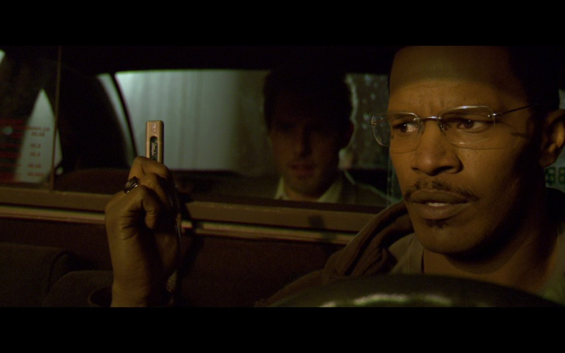 PNY USB Flash Drive Held by Jamie Foxx as Max Durocher in Collateral (2004)