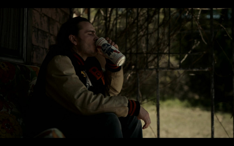 Pabst Blue Ribbon Beer Enjoyed by Alex Neustaedter as Billy Poe in American Rust S01E01 TV Show (1)