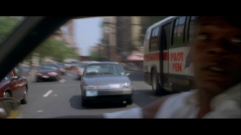 Pilot Pen Bus Ad in Die Hard with a Vengeance (1995)