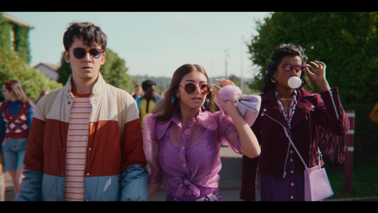 Ray-Ban Women's Round Sunglasses of Mimi Keene as Ruby Matthews in Sex Education S03E02 (2021)