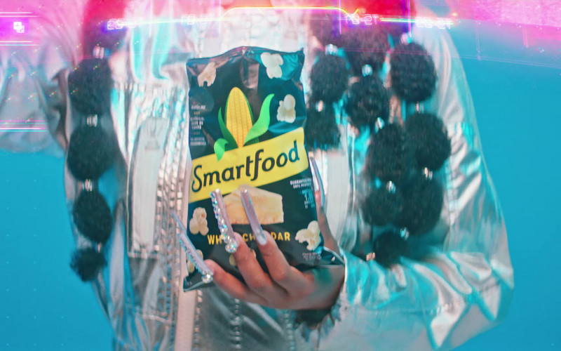 Smartfood White Cheddar Popcorn in "Pressure" by Ari Lennox (2021)