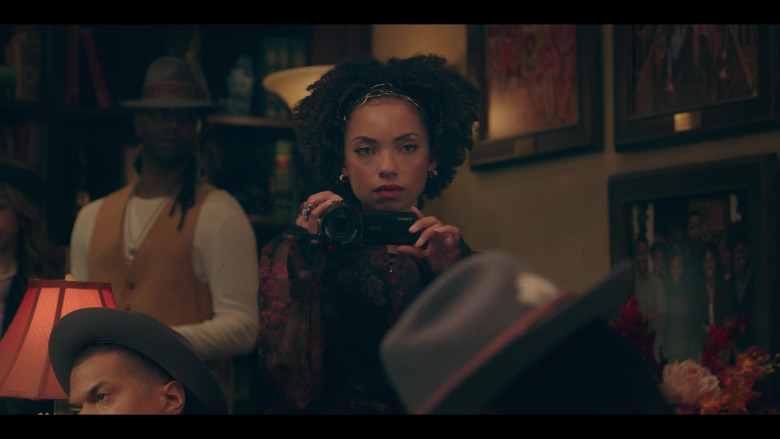 Sony Camcorder of Logan Browning as Samantha White in Dear White People S04E02 Chapter II (1)