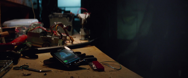 Sony Xperia Smartphone Used by Andrew Garfield as Peter Parker in The Amazing Spider-Man 2 (3)
