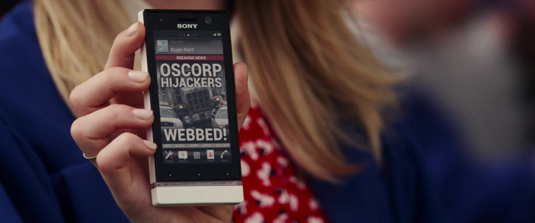 Sony Xperia White Smartphone of Emma Stone as Gwen Stacy in The Amazing Spider-Man 2 (2014)