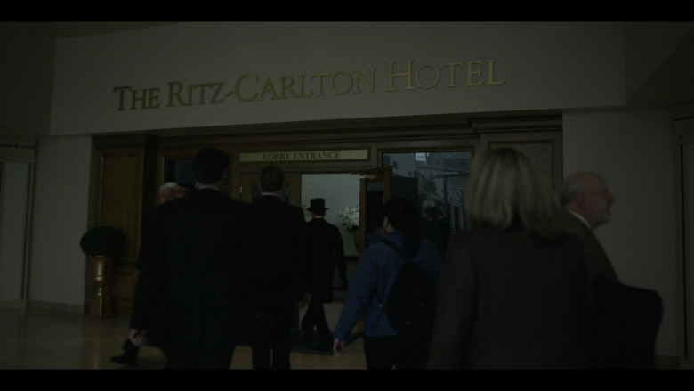 The Ritz-Carlton Hotel in American Crime Story S03E01 Exiles (2021)