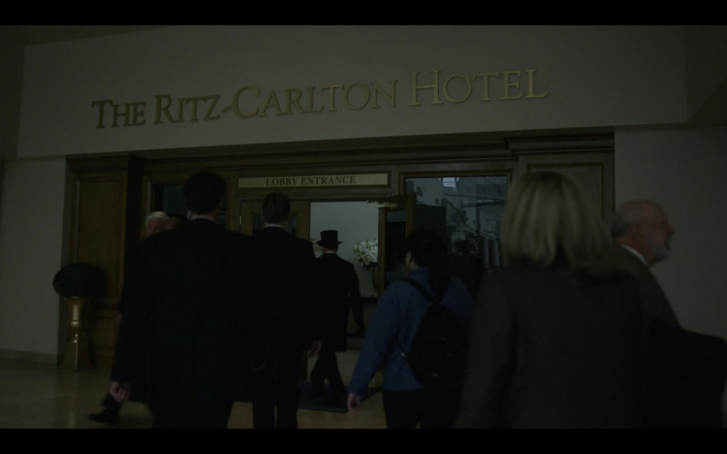 The Ritz-Carlton Hotel in American Crime Story S03E01 "Exiles" (2021)