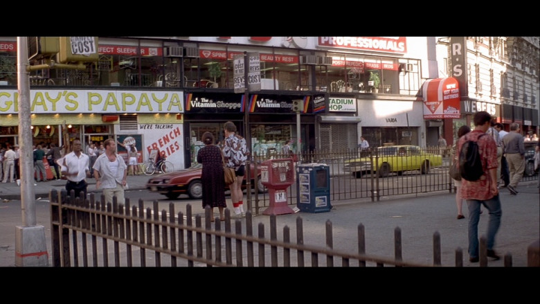 The Vitamin Shoppe Store in Die Hard with a Vengeance (1995)