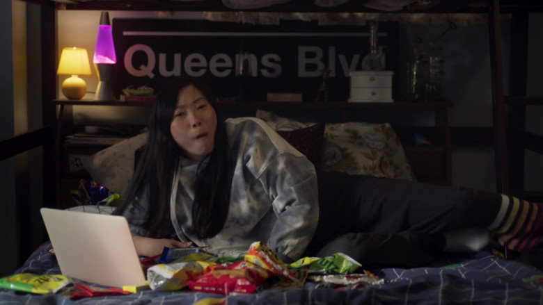 UTZ Chips of Nora Lum in Awkwafina Is Nora From Queens S02E06 Nora Meets Brenda (2021)