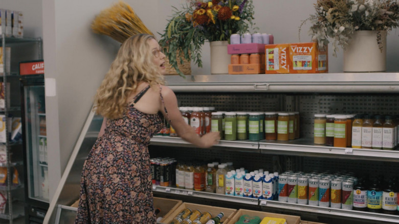 Vizzy Hard Seltzer and Health-Ade Kombucha in On the Verge S01E06 Some Things Passed (2021)