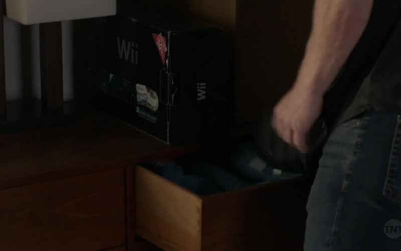 Wii Video Game Console in Animal Kingdom S05E09 Let It Ride (2021)