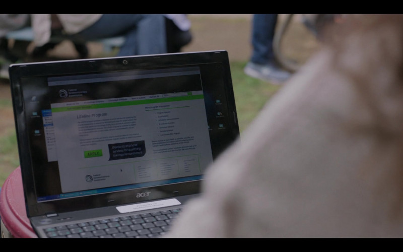 Acer Laptop in Maid S01E09 Sky Blue (2021)