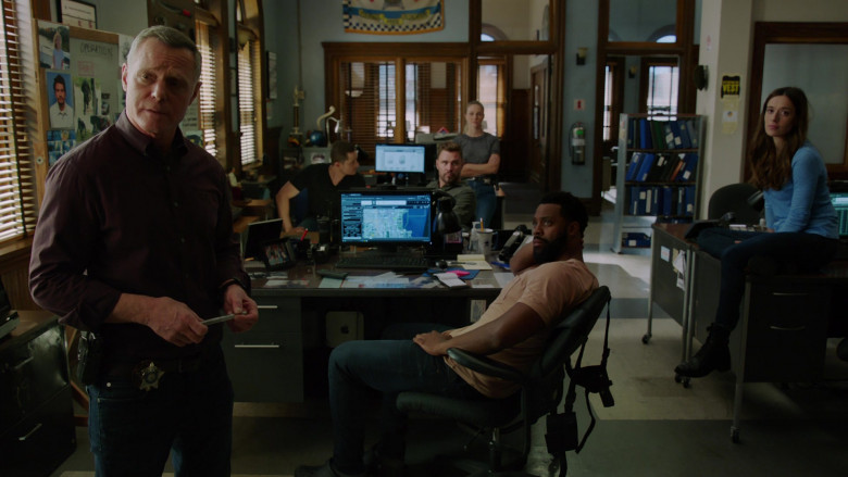Apple Mac Mini Computer in Chicago P.D. S09E03 The One Next to Me (2021)