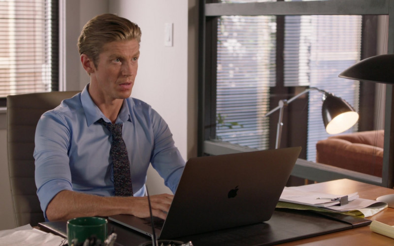 Apple MacBook Laptop Used by Andrew Francis as Connor O’Brien in Chesapeake Shores S05E10 Greasy Badge of Honor (2021)