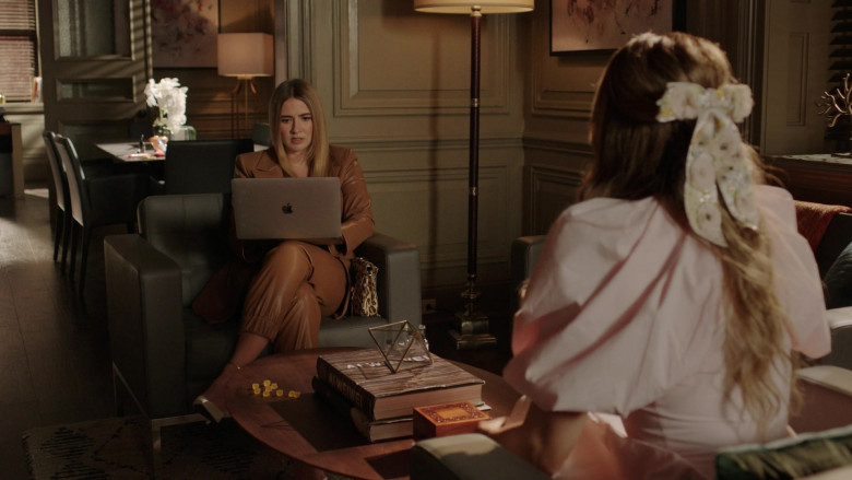 Apple MacBook Laptop in Dynasty S04E22 Filled With Manipulations and Deceptions (1)
