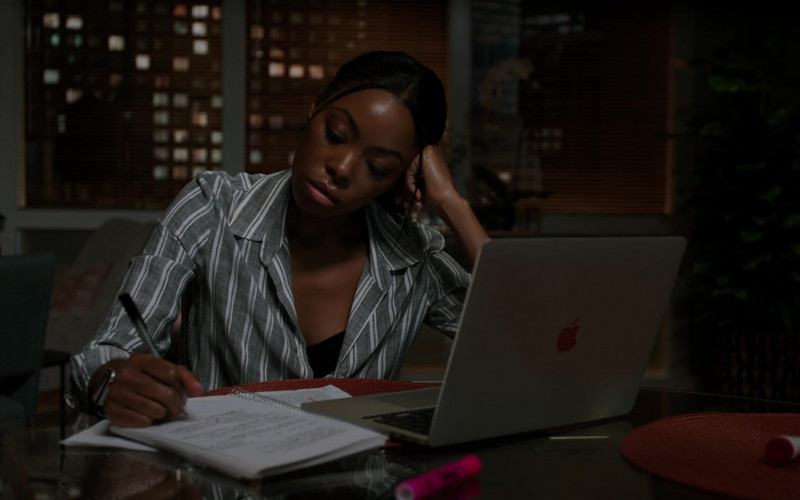 Apple MacBook Laptop of Asjha Cooper as Dr. Vanessa Taylor in Chicago Med S07E05 Change Is a Tough Pill to Swallow (2021)