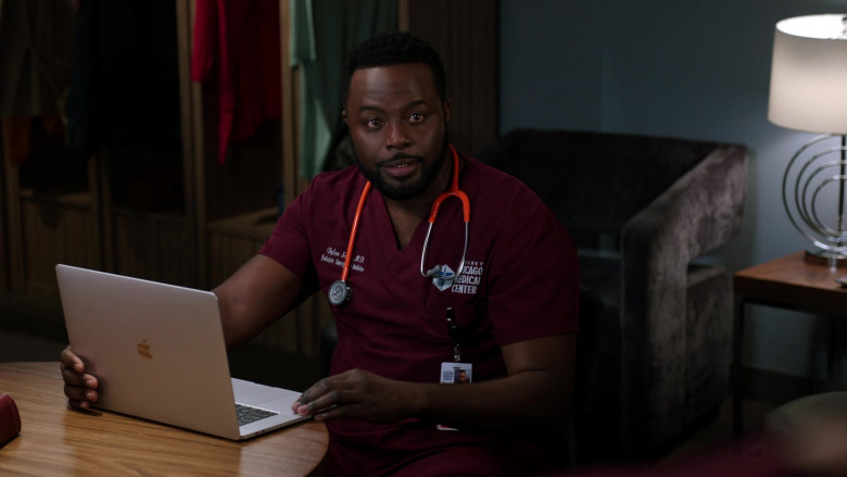Apple MacBook Laptops in Chicago Med S07E03 Be the Change You Want to See (2)
