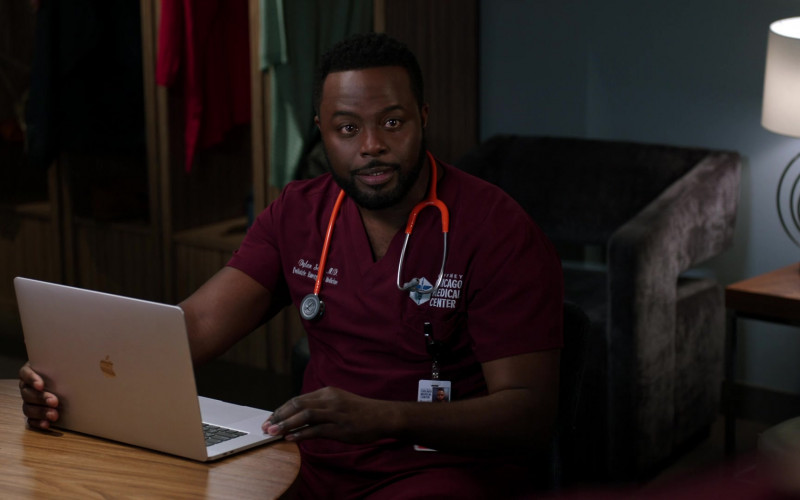 Apple MacBook Laptops in Chicago Med S07E03 Be the Change You Want to See (2)