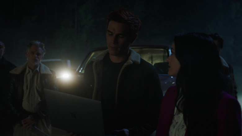 Apple MacBook Pro Laptop Held by K.J. Apa as Archie Andrews in Riverdale S05E19 Chapter Ninety-Five RIVERDALE RIP () (2021)