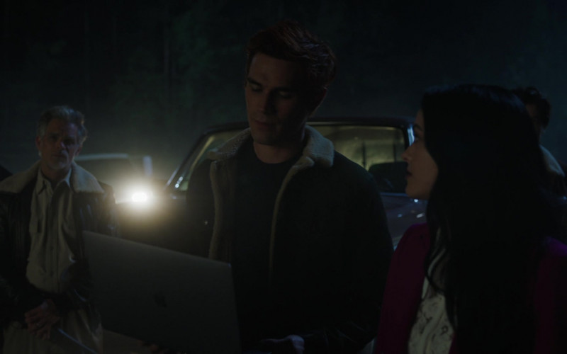 Apple MacBook Pro Laptop Held by K.J. Apa as Archie Andrews in Riverdale S05E19 Chapter Ninety-Five RIVERDALE RIP () (2021)