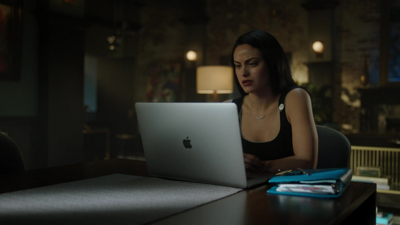 Apple MacBook Pro Laptop Used by Camila Mendes as Veronica Lodge in Riverdale S05E19 Chapter Ninety-Five RIVERDALE RIP () (2021)