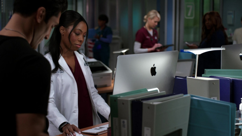 Apple iMac Computers in Chicago Med S07E04 Status Quo, aka the Mess We’re In (1)