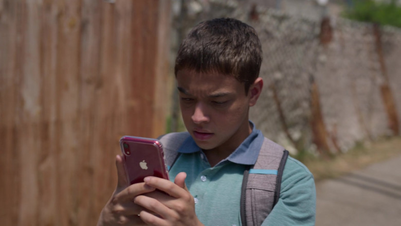 Apple iPhone Smartphone Used by Jason Genao as Ruby Martinez in On My Block S04E05 Chapter Thirty-Three (2021)