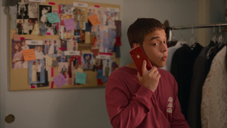 Apple iPhone Smartphone of Actor Jason Genao as Ruben ‘Ruby’ Martinez Jr. in On My Block S04E09 Chapter Thirty-Seven (2021)