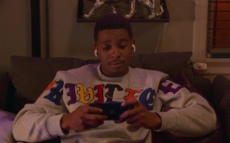 Apple iPhone Smartphone of Brett Gray as Jamal Turner in On My Block S04E10 The Final Chapter (2021)
