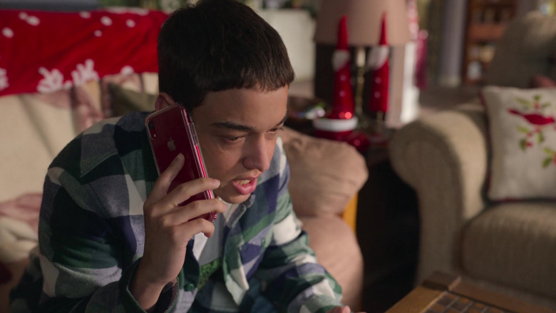 Apple iPhone Smartphone of Jason Genao as Ruby Martinez in On My Block S04E04 Chapter Thirty-Two (2021)