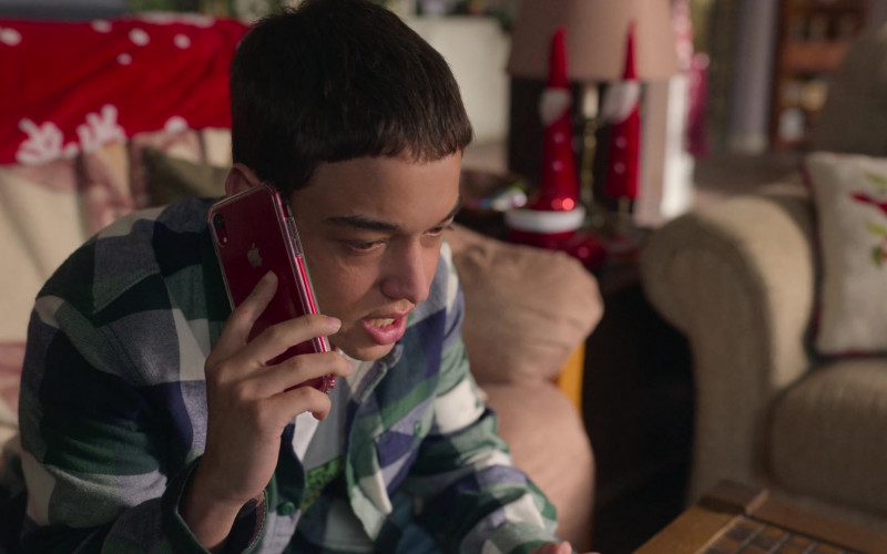 Apple iPhone Smartphone of Jason Genao as Ruby Martinez in On My Block S04E04 Chapter Thirty-Two (2021)
