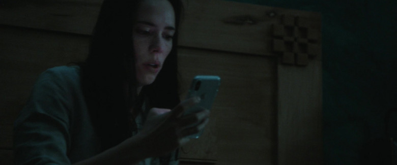 Apple iPhone Smartphone of Rebecca Hall as Beth in The Night House Movie (1)