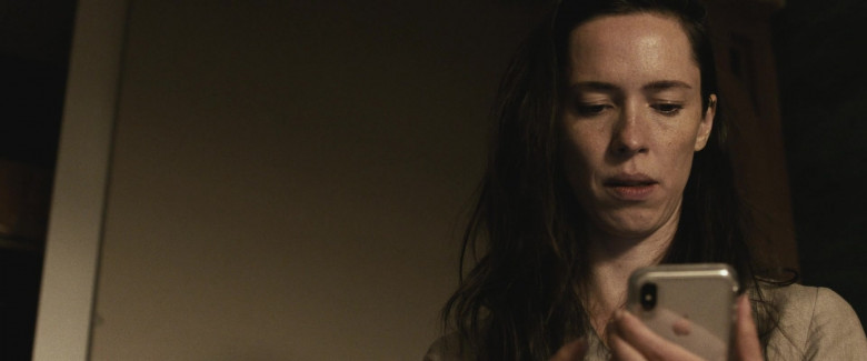 Apple iPhone Smartphone of Rebecca Hall as Beth in The Night House Movie (2)