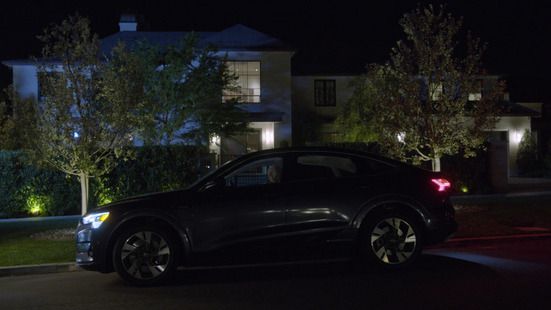 Audi E-Tron Car of Larry David in Curb Your Enthusiasm S11E01 The Five-Foot Fence (1)