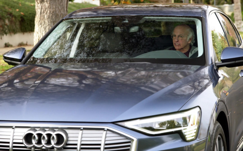Audi E-Tron Car of Larry David in Curb Your Enthusiasm S11E01 The Five-Foot Fence (3)