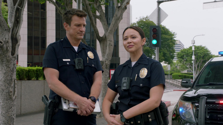 Axon Video Bodycams Used by Police Officers in The Rookie S04E02 Five Minutes (6)